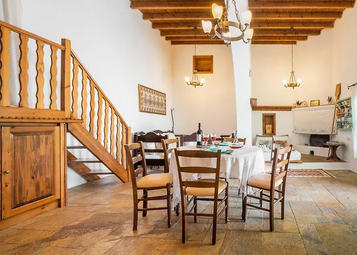 Fedra'S Traditional House